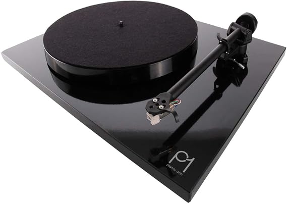 REGA - Planar 1 (Gloss Black)