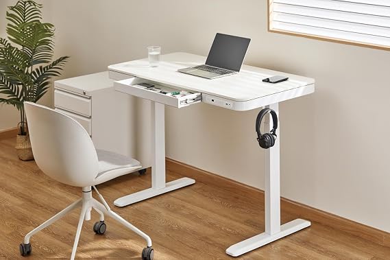 Voltix Elektrikli Çalışma Masası Yüksekliği Ayarlanabilir Ofis Masası Hafızalı 1x Type-C 1x Usb-A ve Wireless Şarj Destekli Şık Modern Bilgisayar Masası