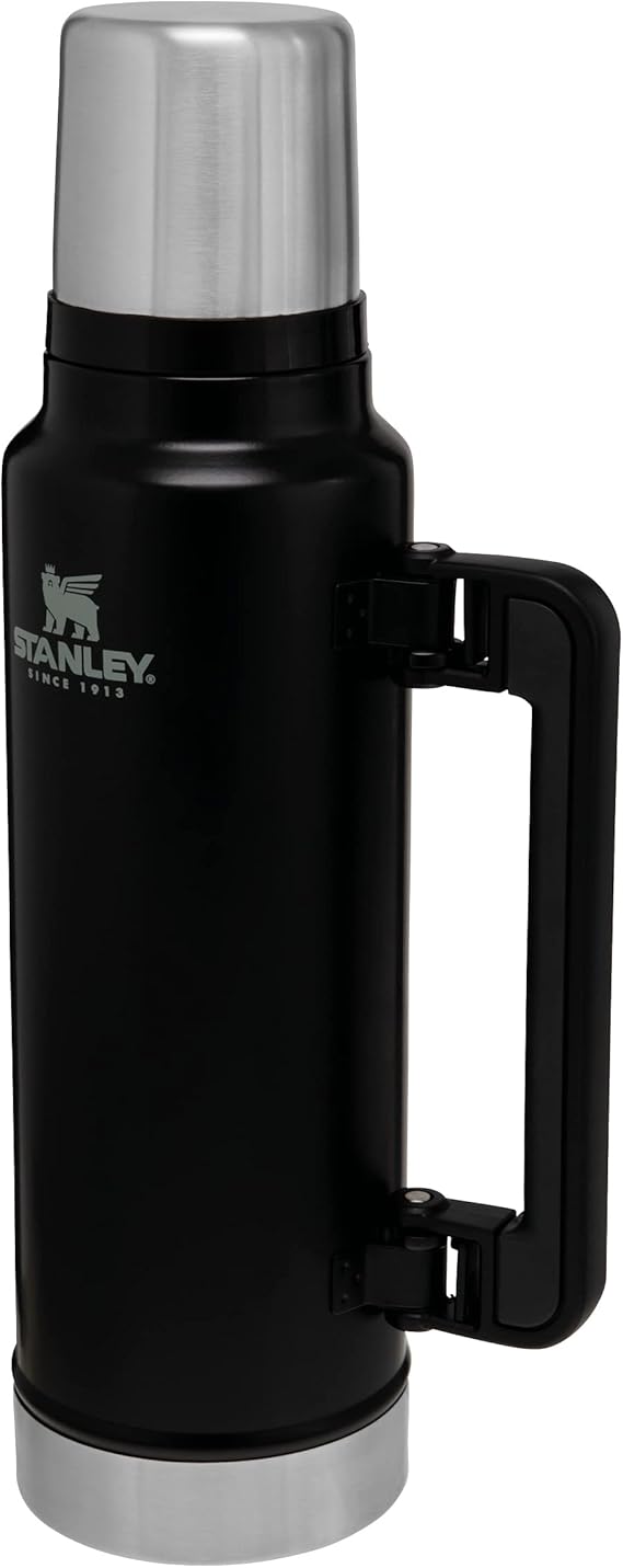 Stanley Classic Legendary Vakumlu Çelik Termos, 1.4 Litre, Mat Siyah | 40 saat dayanır. Sıcak veya soğuk – Sızdırmaz – BPA içermez – Kapak bardak görevi görür
