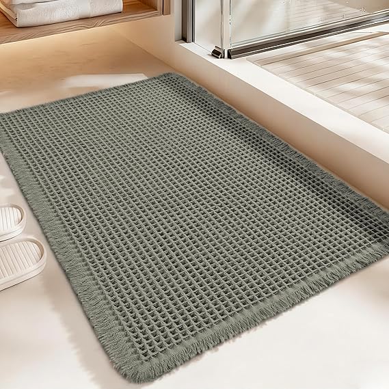 Luxury Waffle Bath Mat, Super Absorbent Non Slip Bathroom Rugs, Boho Ultra Soft Comfort Machine Washable Quick Dry Floor Mats with Tassels (Olive Green, 17" x 24")