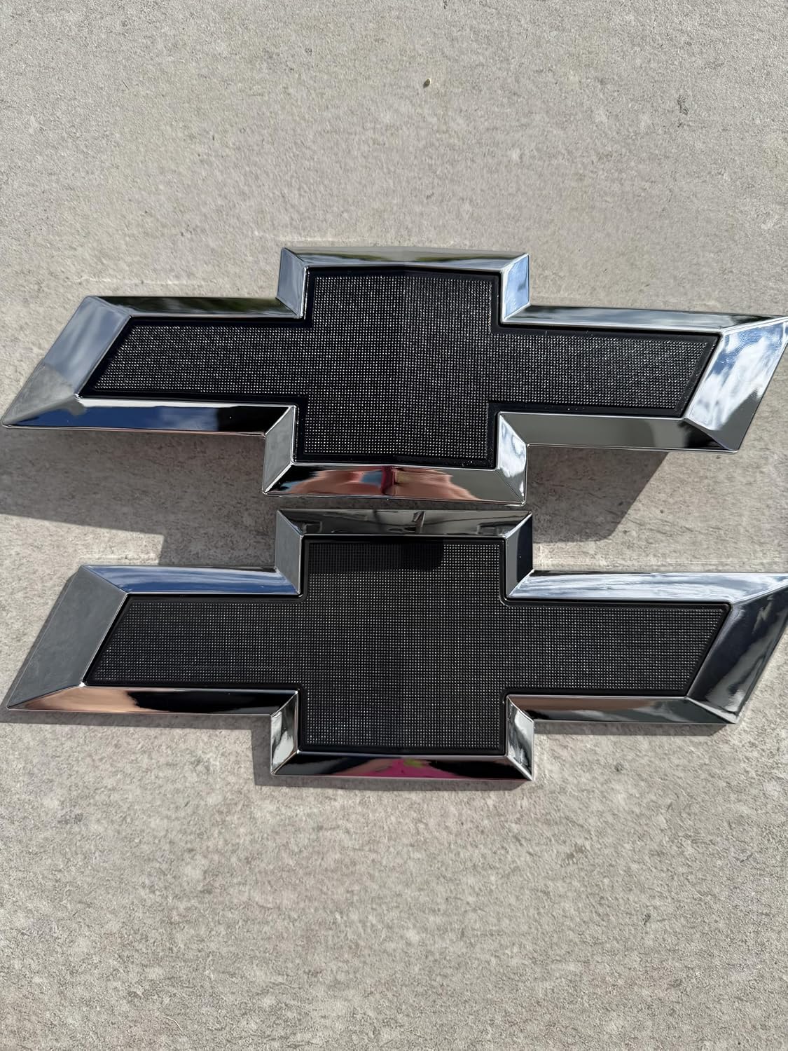 2016-2018 Chevrolet Silverado 1500 Black Bowtie Emblem 84346557 Genuine OEM GM